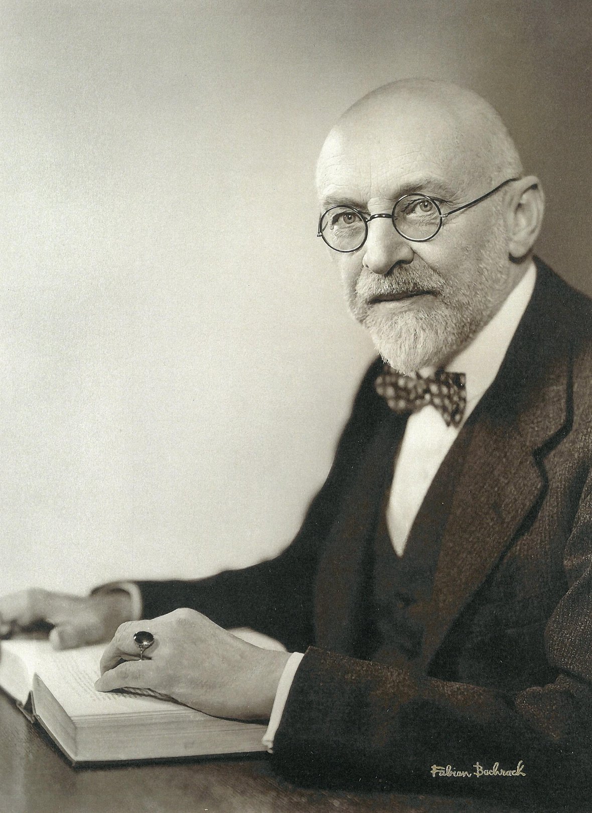 Bild von Prof. Dr. Edwin Roedder